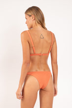 Load image into Gallery viewer, Model Back: Rio De Sol Set Set Sand-Argila Alba Leblon