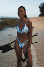 Load image into Gallery viewer, Image 10: Wednesday In Hawaii By Rio De Sol Top Top Pua-Pacifica Hana