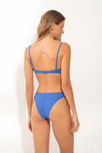 Load image into Gallery viewer, Model Back: Wednesday In Hawaii By Rio De Sol Top Top Pacifica Shell