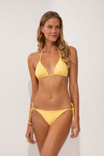 Load image into Gallery viewer, Model Front: Wednesday In Hawaii By Rio De Sol Top Top Lilikoi Kauai