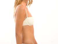 Load and play video in Gallery viewer, Video: Rio De Sol Top Top Brisa-Offwhite Juliette