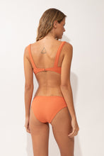 Load image into Gallery viewer, Model Back: Rio De Sol Top Top Sand-Argila Mary
