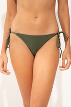 Load image into Gallery viewer, Gallery: Rio De Sol Bottom Bottom Shimmer-Croco Ibiza-Comfy-Gold
