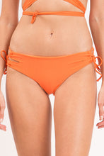 Load image into Gallery viewer, Gallery: Rio De Sol Bottom Bottom Dende Madrid
