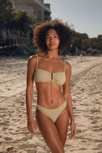 Load image into Gallery viewer, Image 14: Rio De Sol Top Top Brisa-Pistache Sara
