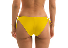 Load image into Gallery viewer, Model Back: Rio De Sol Bottom Bottom Uv-Melon Comfort
