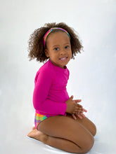 Load image into Gallery viewer, Model Back: Rio De Sol Rash Guard Amaranto Rash-Guard Kids
